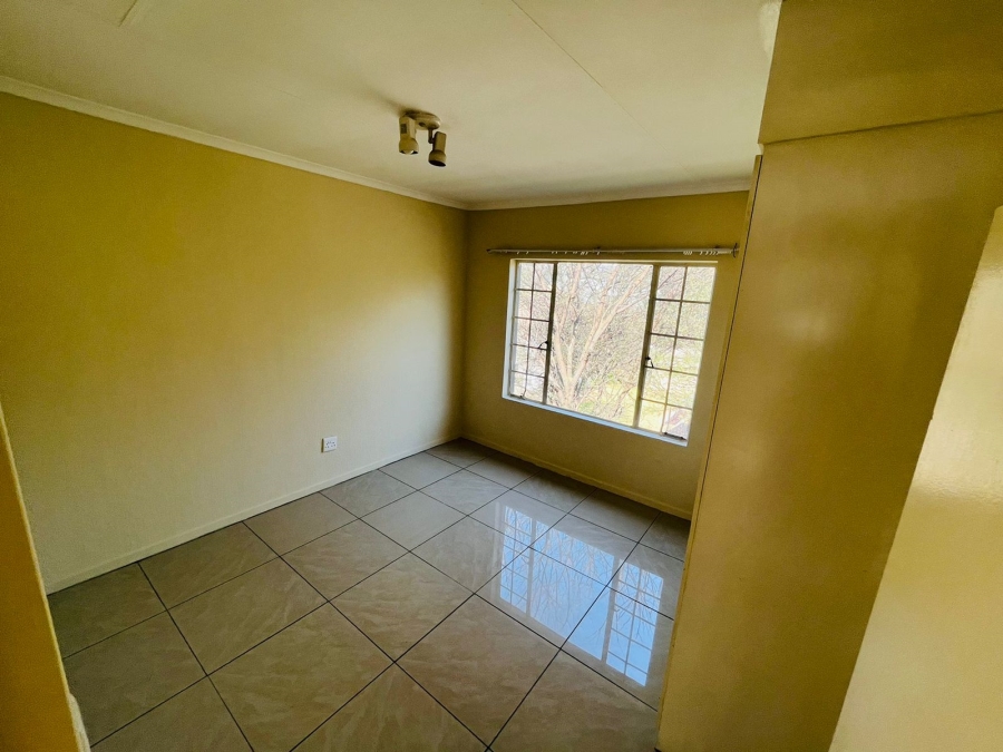 To Let 2 Bedroom Property for Rent in Wilgeheuwel Gauteng