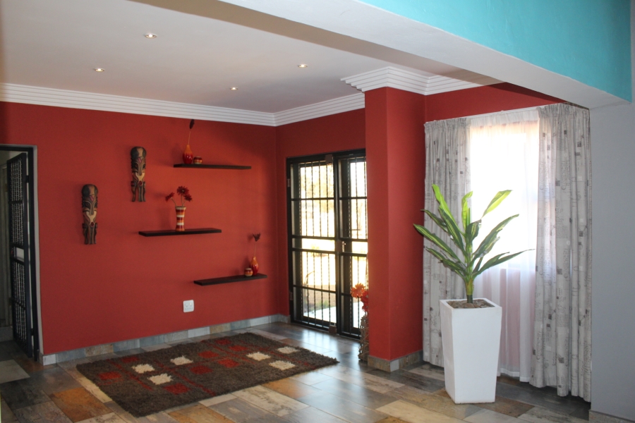 5 Bedroom Property for Sale in Theoville Gauteng