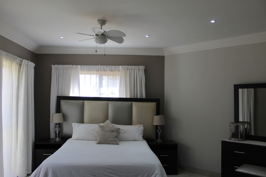 5 Bedroom Property for Sale in Theoville Gauteng