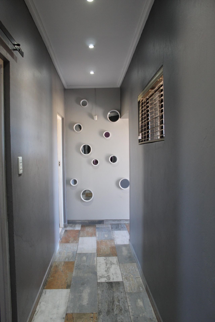 5 Bedroom Property for Sale in Theoville Gauteng