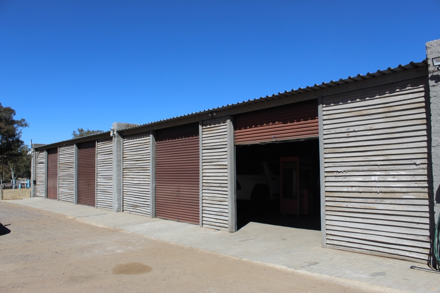 5 Bedroom Property for Sale in Theoville Gauteng