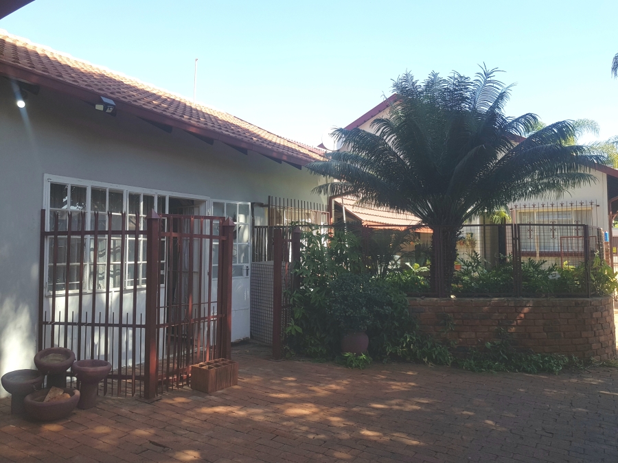 5 Bedroom Property for Sale in Pretoria North Gauteng