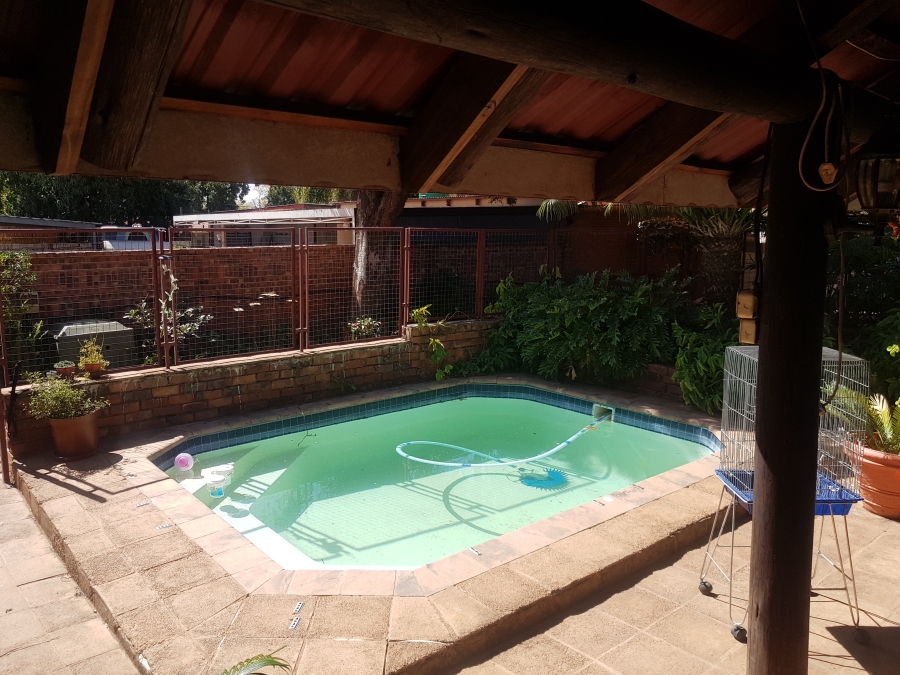 5 Bedroom Property for Sale in Pretoria North Gauteng