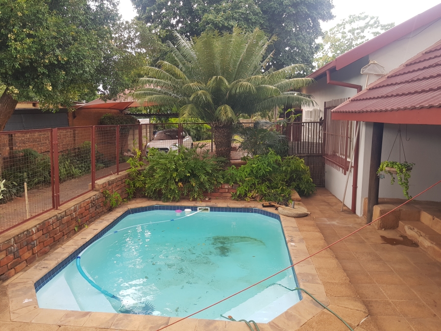 5 Bedroom Property for Sale in Pretoria North Gauteng