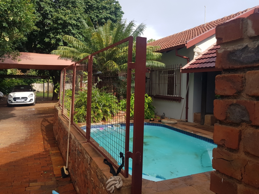 5 Bedroom Property for Sale in Pretoria North Gauteng