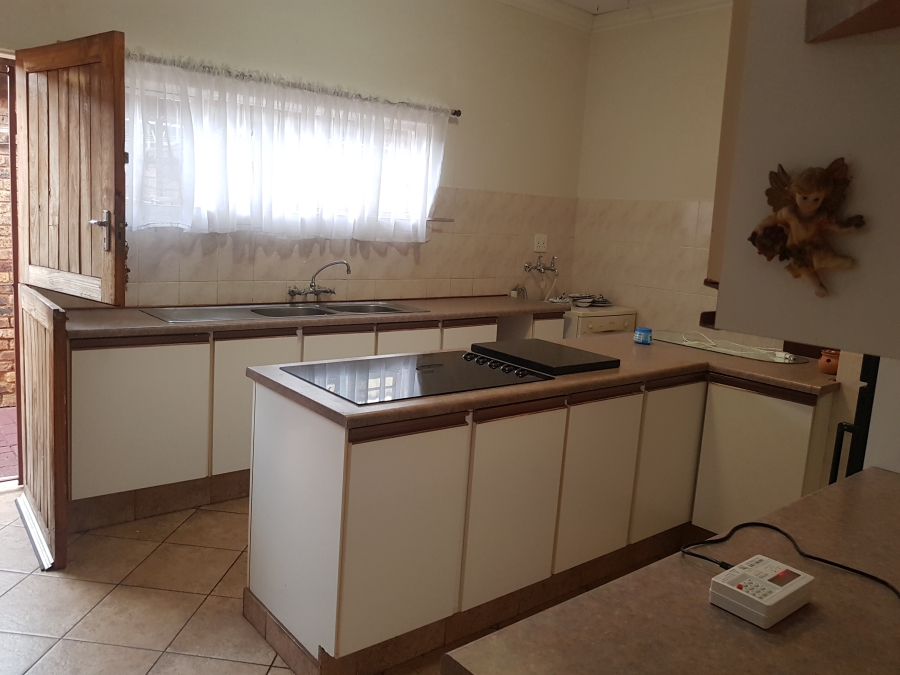 5 Bedroom Property for Sale in Pretoria North Gauteng