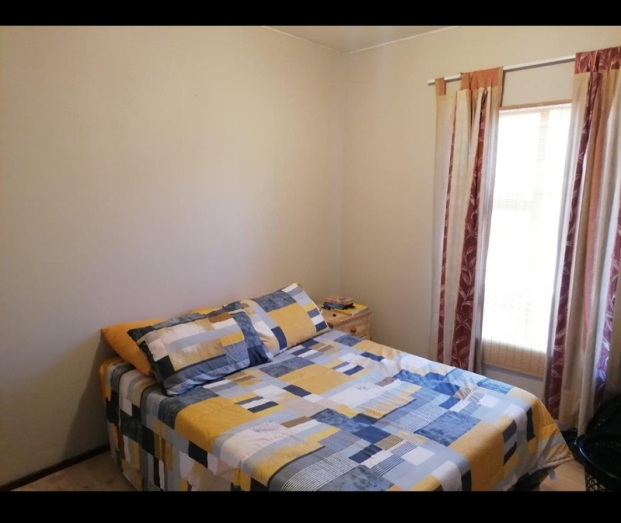 To Let 2 Bedroom Property for Rent in Sonneveld Gauteng