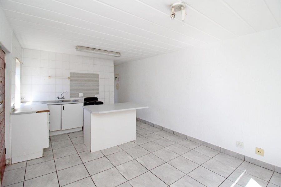 To Let 1 Bedroom Property for Rent in Kew Gauteng