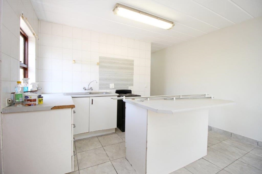 To Let 1 Bedroom Property for Rent in Kew Gauteng