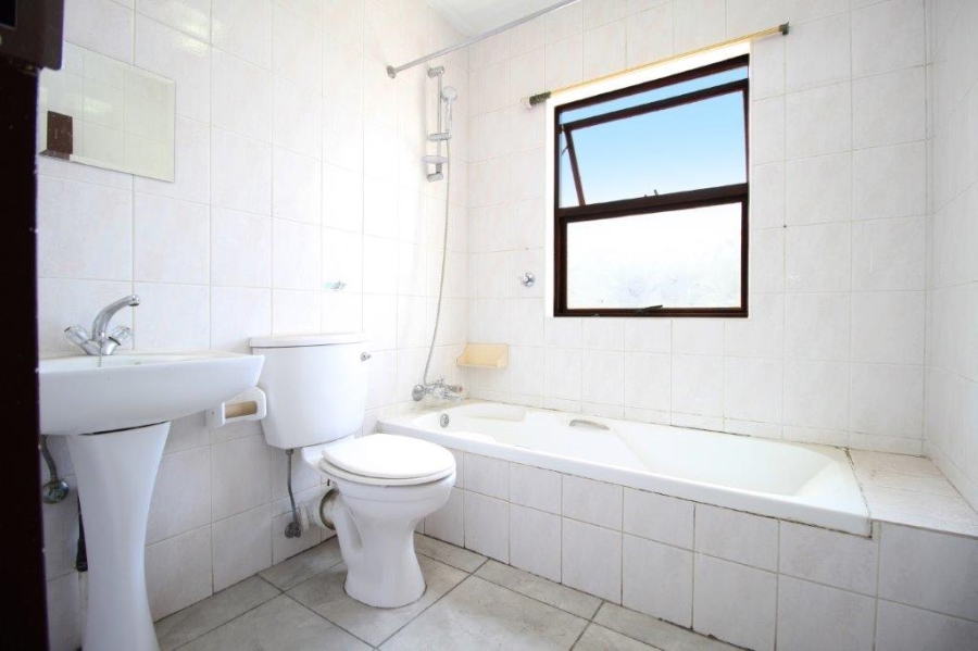 To Let 1 Bedroom Property for Rent in Kew Gauteng