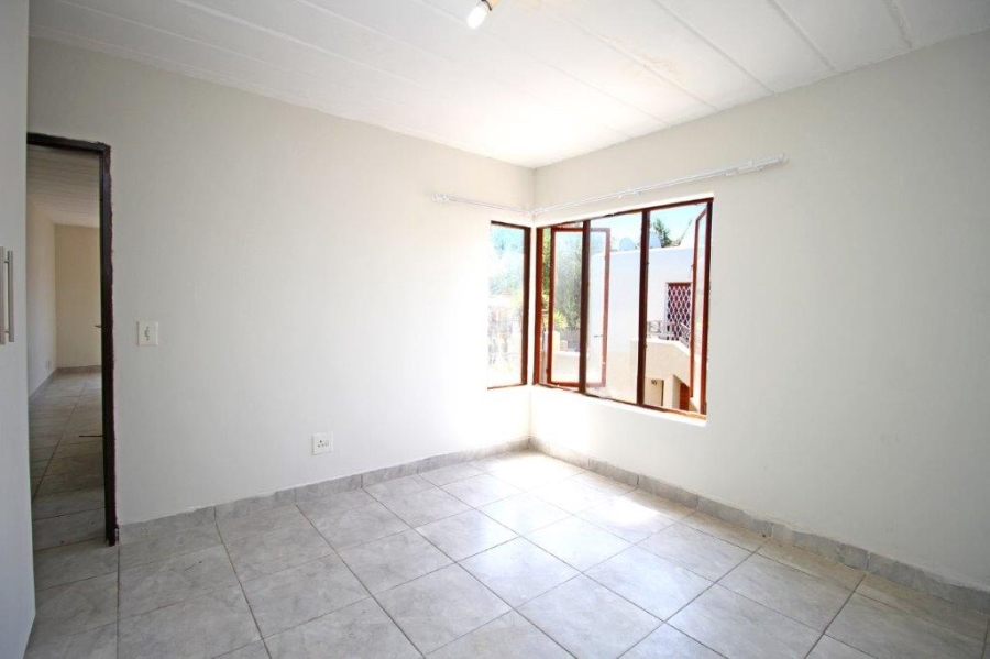 To Let 1 Bedroom Property for Rent in Kew Gauteng