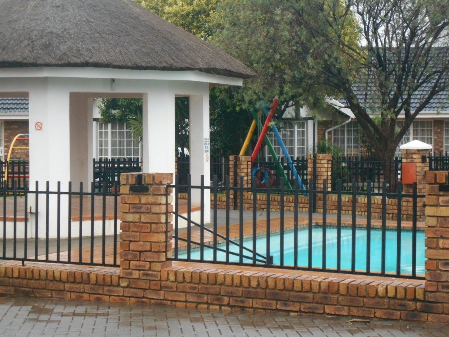 To Let 2 Bedroom Property for Rent in Beyers Park Gauteng