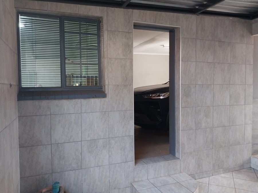 3 Bedroom Property for Sale in Pretoria Gardens Gauteng