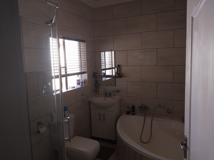 3 Bedroom Property for Sale in Pretoria Gardens Gauteng