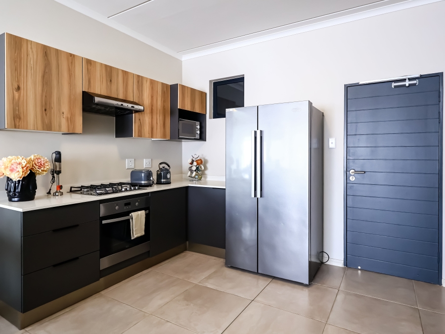 2 Bedroom Property for Sale in Erand Gardens Gauteng