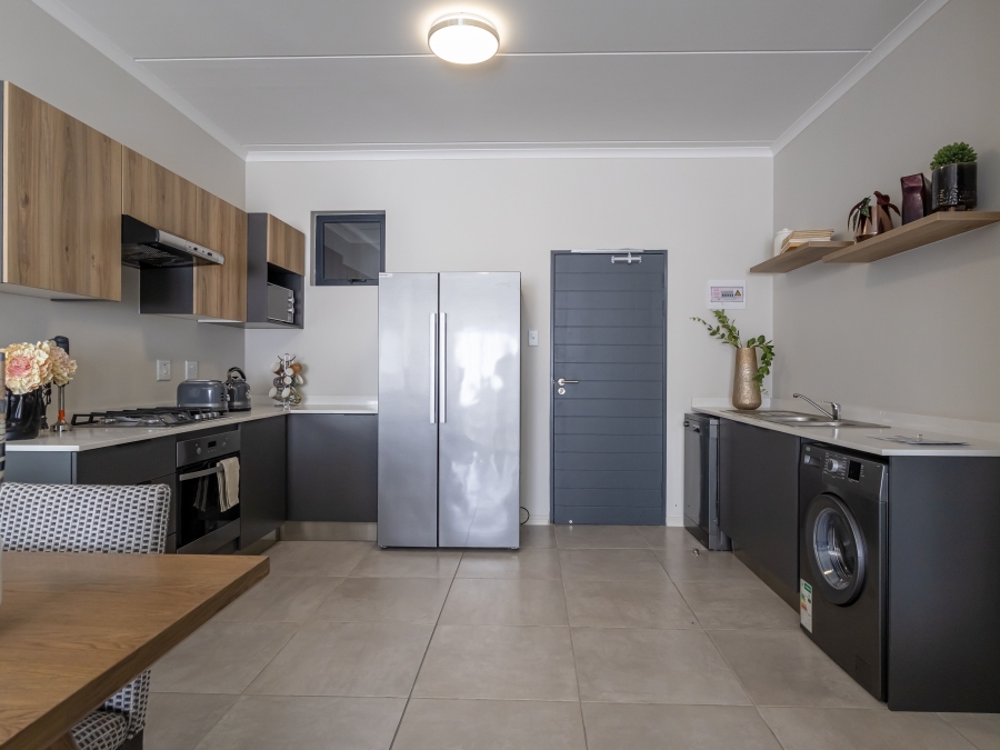 2 Bedroom Property for Sale in Erand Gardens Gauteng