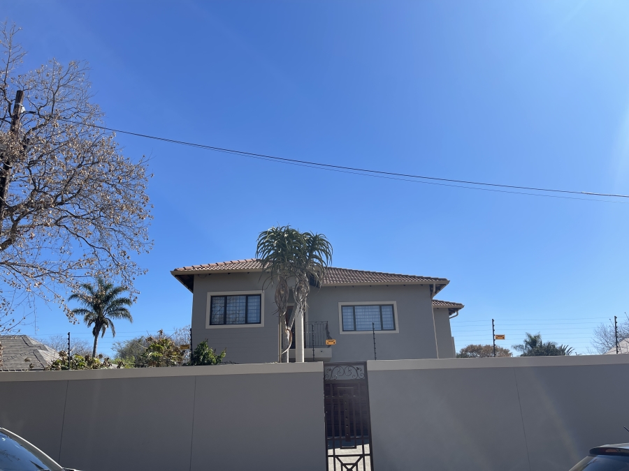 5 Bedroom Property for Sale in South Kensington Gauteng