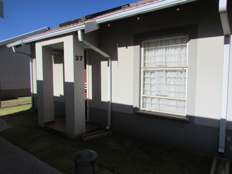 2 Bedroom Property for Sale in Aureus Gauteng