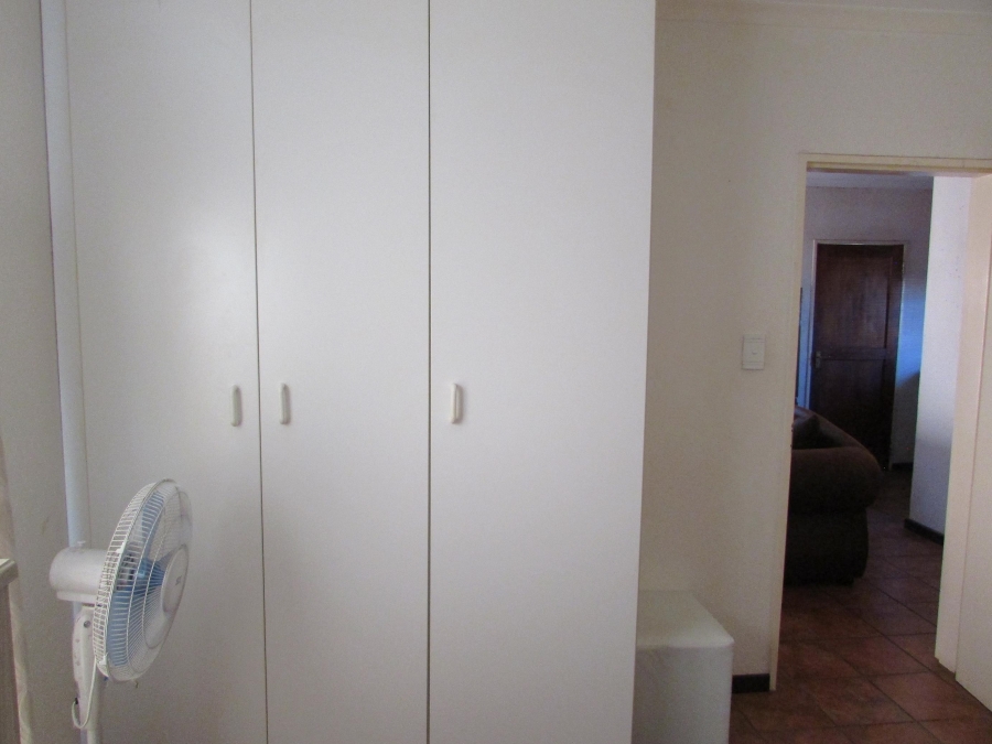 2 Bedroom Property for Sale in Aureus Gauteng