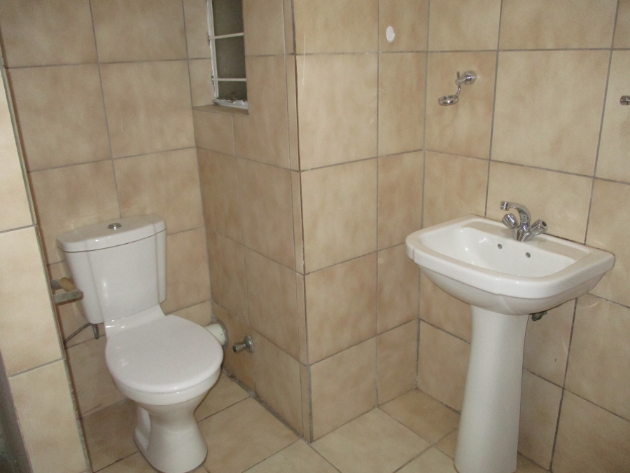 2 Bedroom Property for Sale in Wilro Park Gauteng