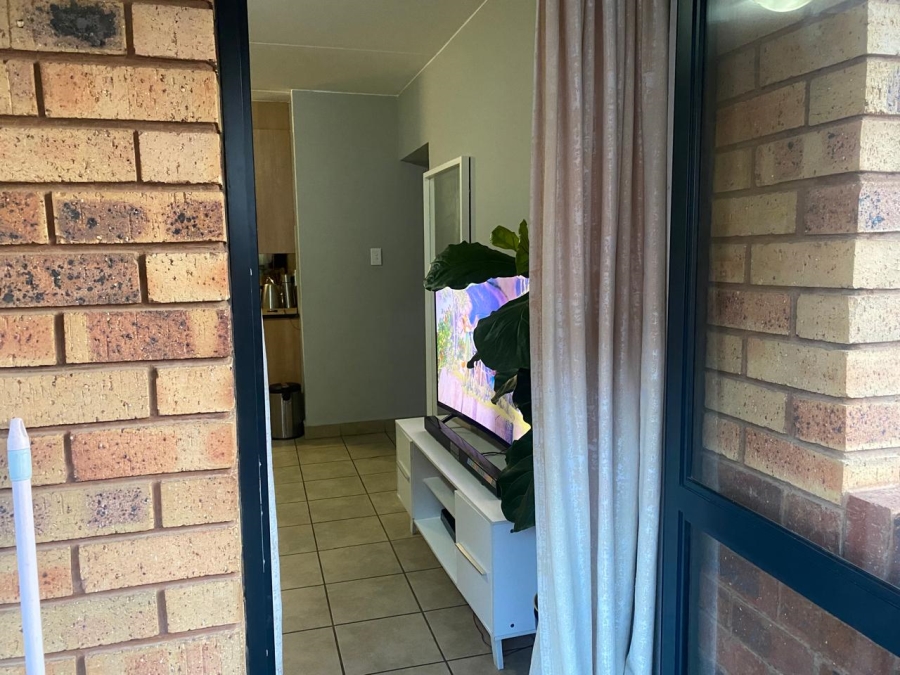 2 Bedroom Property for Sale in Alveda Park Gauteng