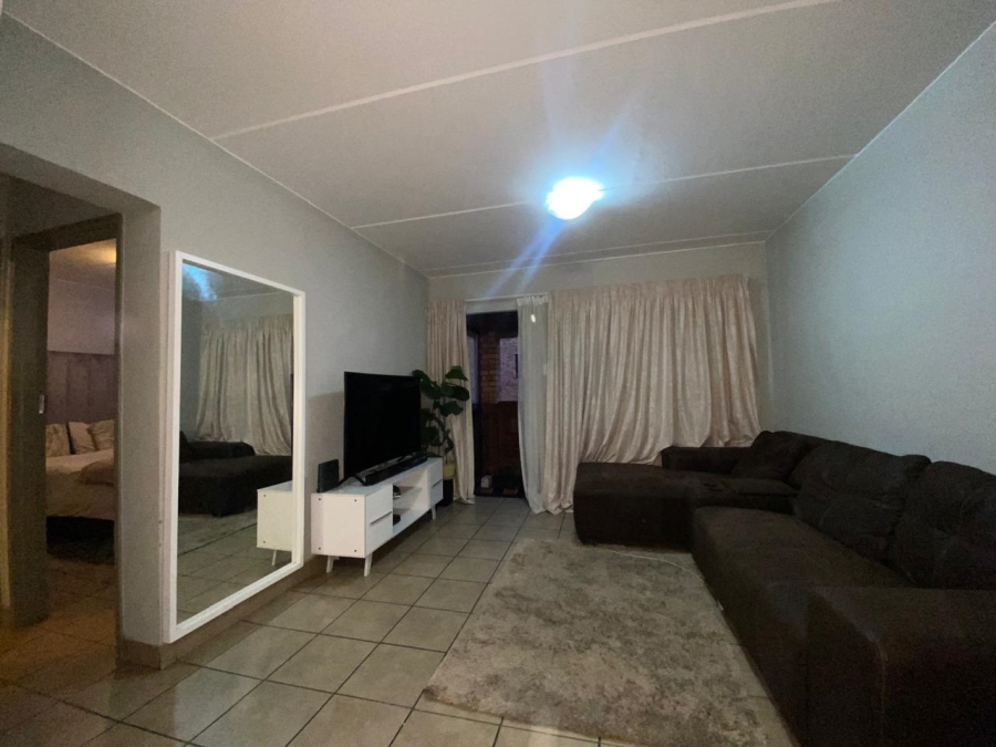 2 Bedroom Property for Sale in Alveda Park Gauteng