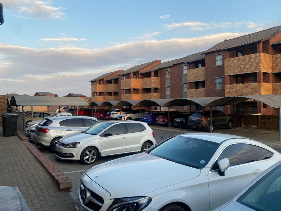 2 Bedroom Property for Sale in Alveda Park Gauteng