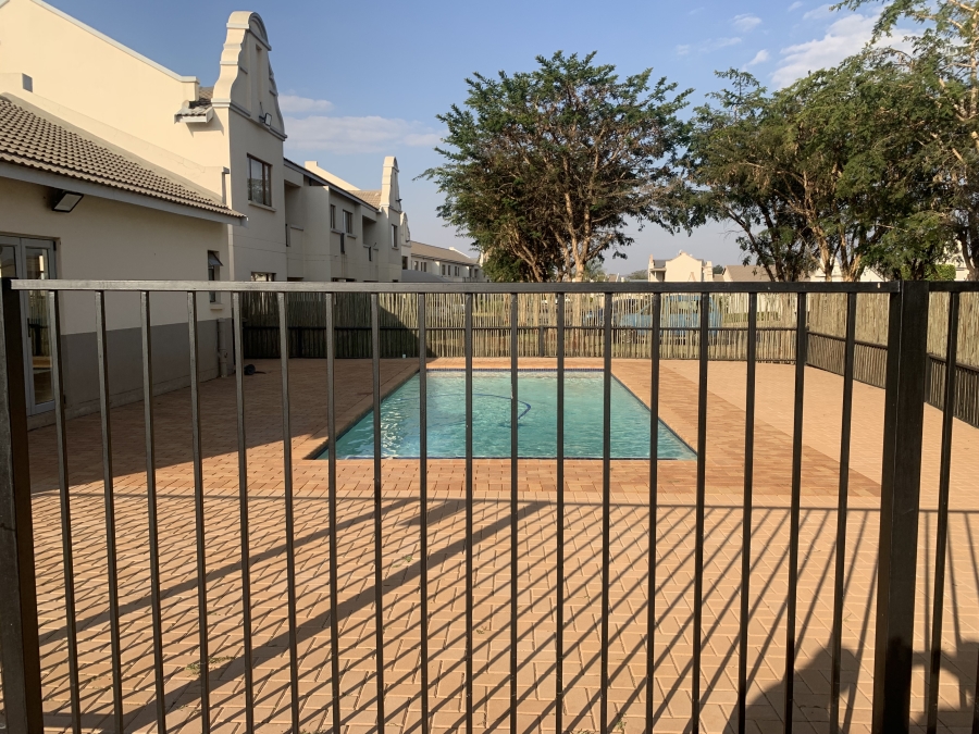 2 Bedroom Property for Sale in Pretoria North Gauteng