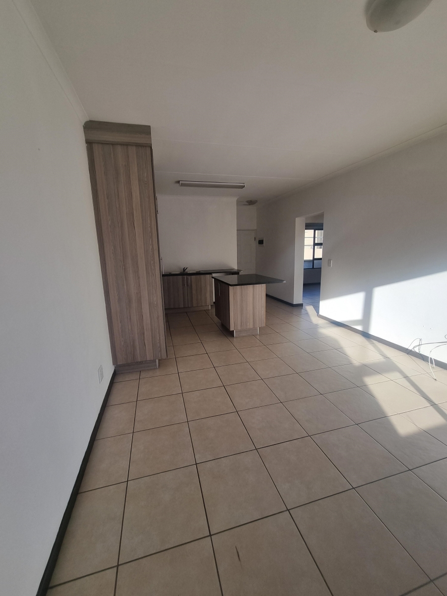 To Let 2 Bedroom Property for Rent in Ruimsig Gauteng