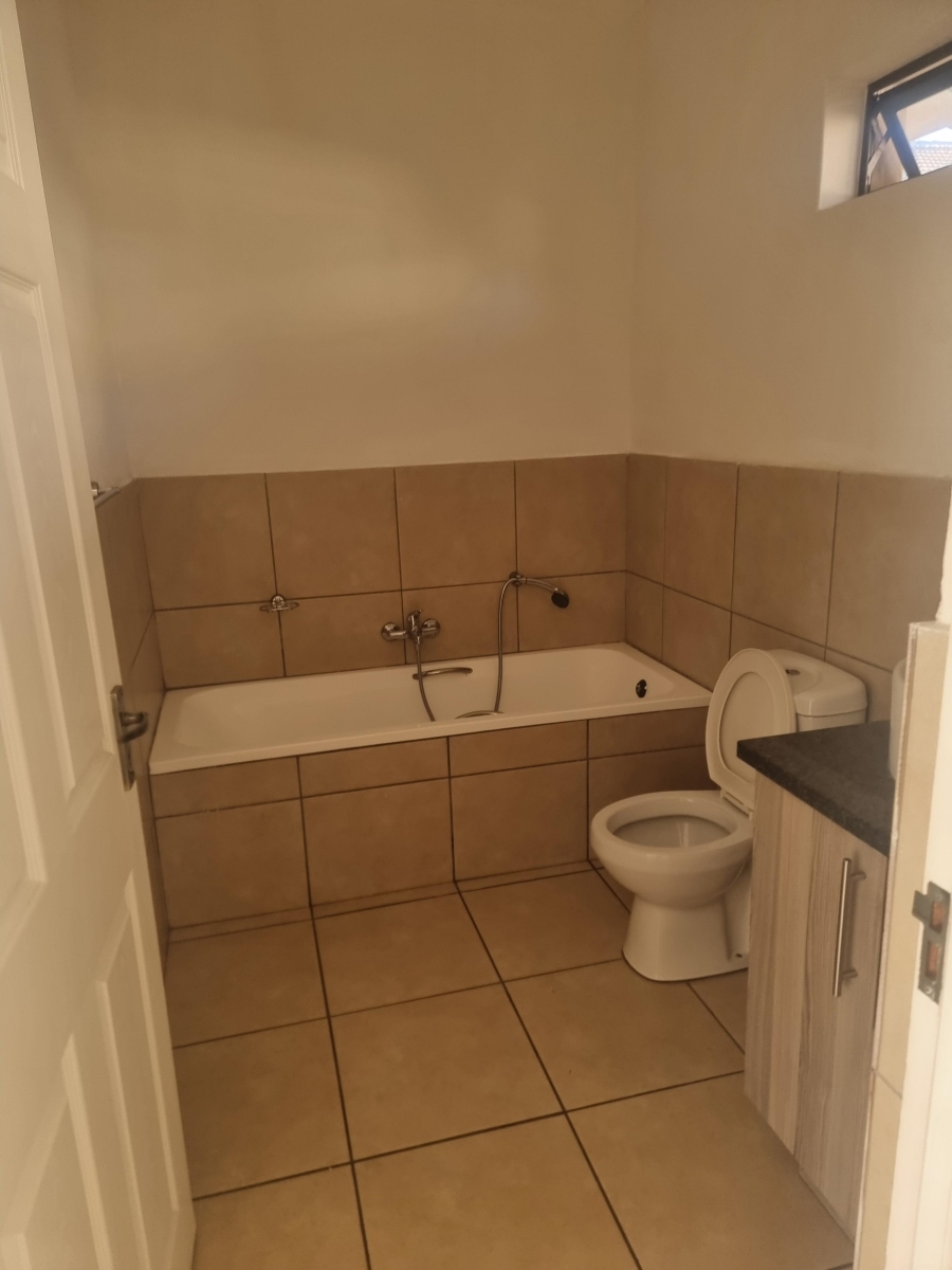 To Let 2 Bedroom Property for Rent in Ruimsig Gauteng