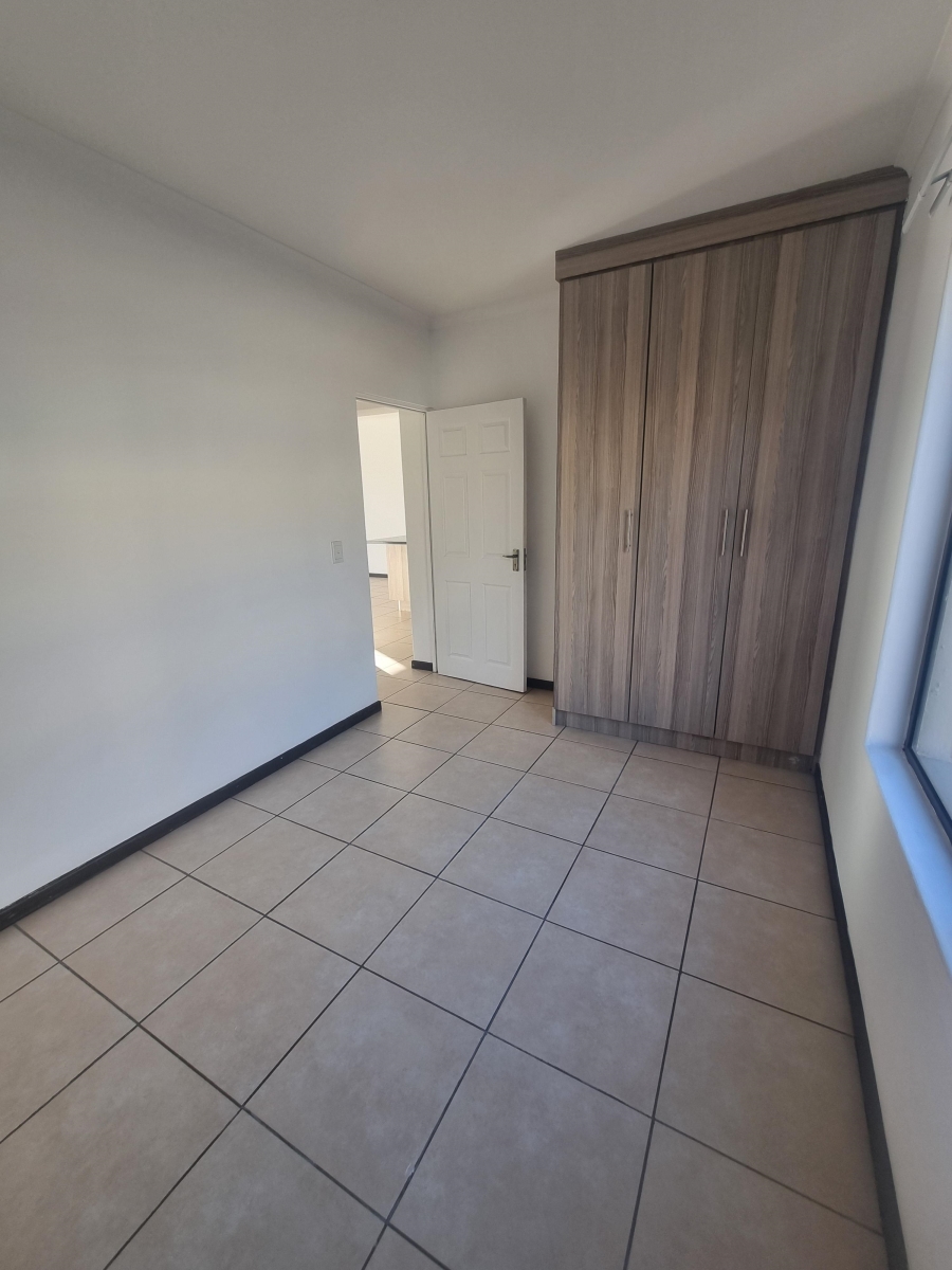 To Let 2 Bedroom Property for Rent in Ruimsig Gauteng