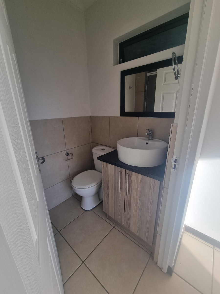 To Let 2 Bedroom Property for Rent in Ruimsig Gauteng