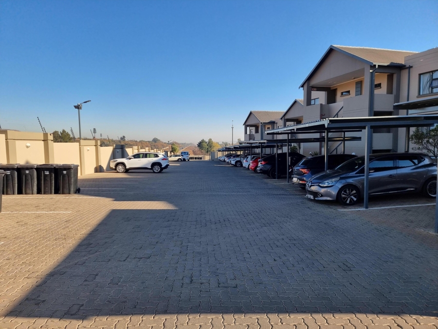 To Let 2 Bedroom Property for Rent in Ruimsig Gauteng