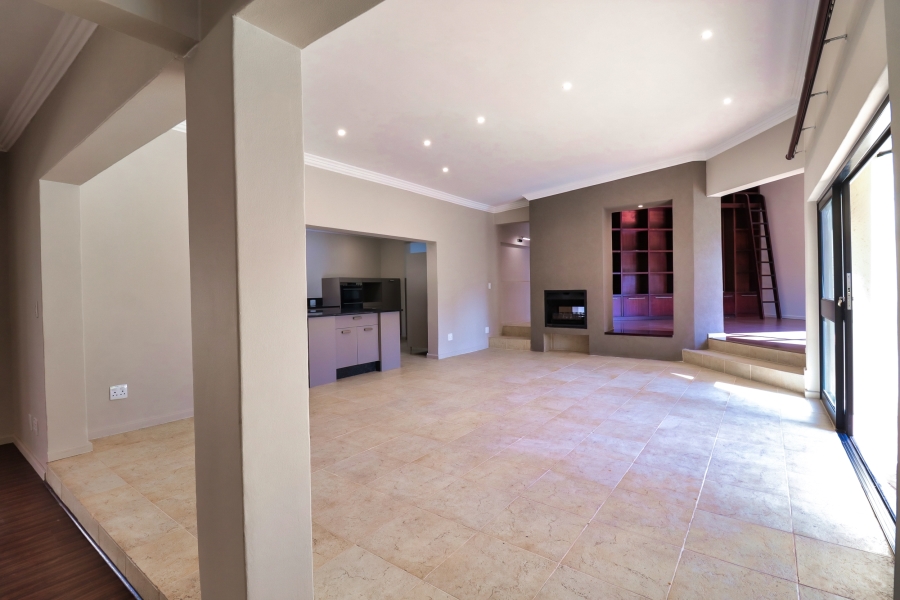 4 Bedroom Property for Sale in Hurlingham Manor Gauteng