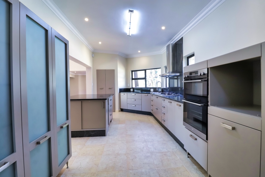 4 Bedroom Property for Sale in Hurlingham Manor Gauteng