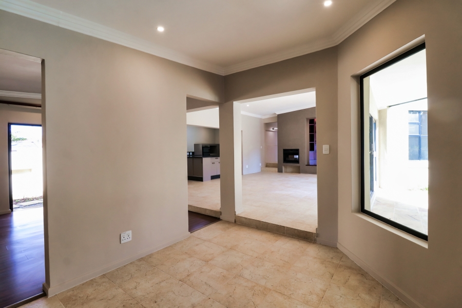 4 Bedroom Property for Sale in Hurlingham Manor Gauteng