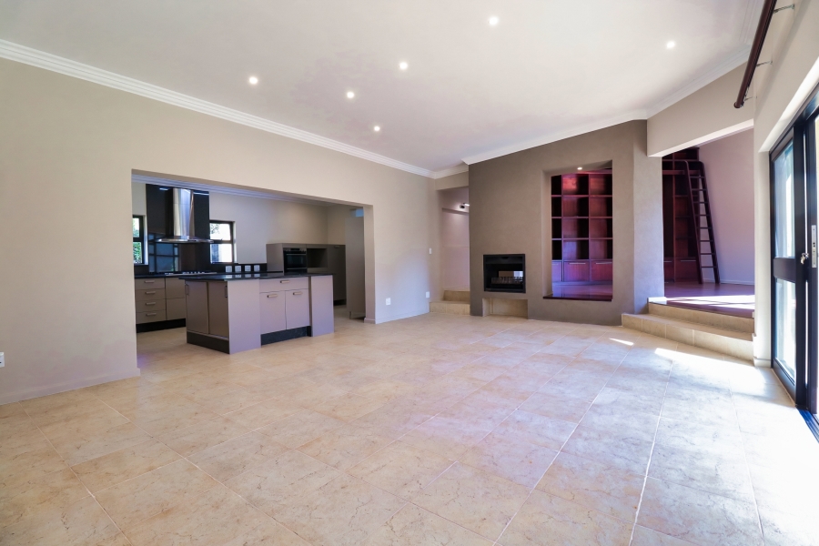 4 Bedroom Property for Sale in Hurlingham Manor Gauteng