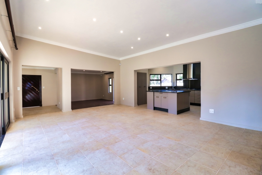 4 Bedroom Property for Sale in Hurlingham Manor Gauteng