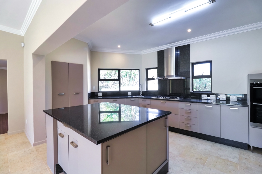 4 Bedroom Property for Sale in Hurlingham Manor Gauteng