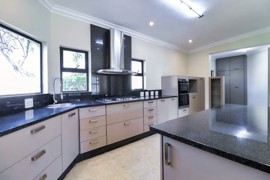 4 Bedroom Property for Sale in Hurlingham Manor Gauteng