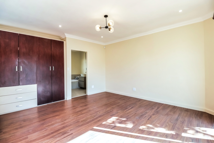 4 Bedroom Property for Sale in Hurlingham Manor Gauteng