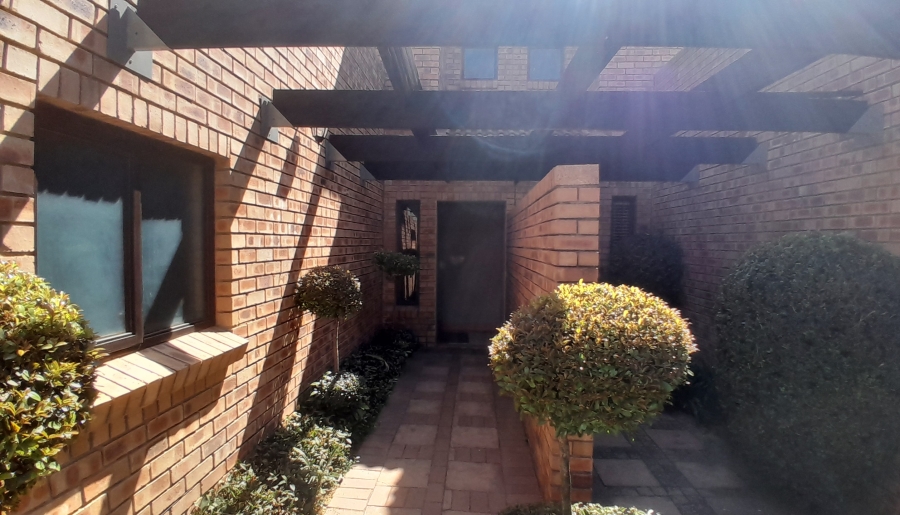 4 Bedroom Property for Sale in Equestria Gauteng