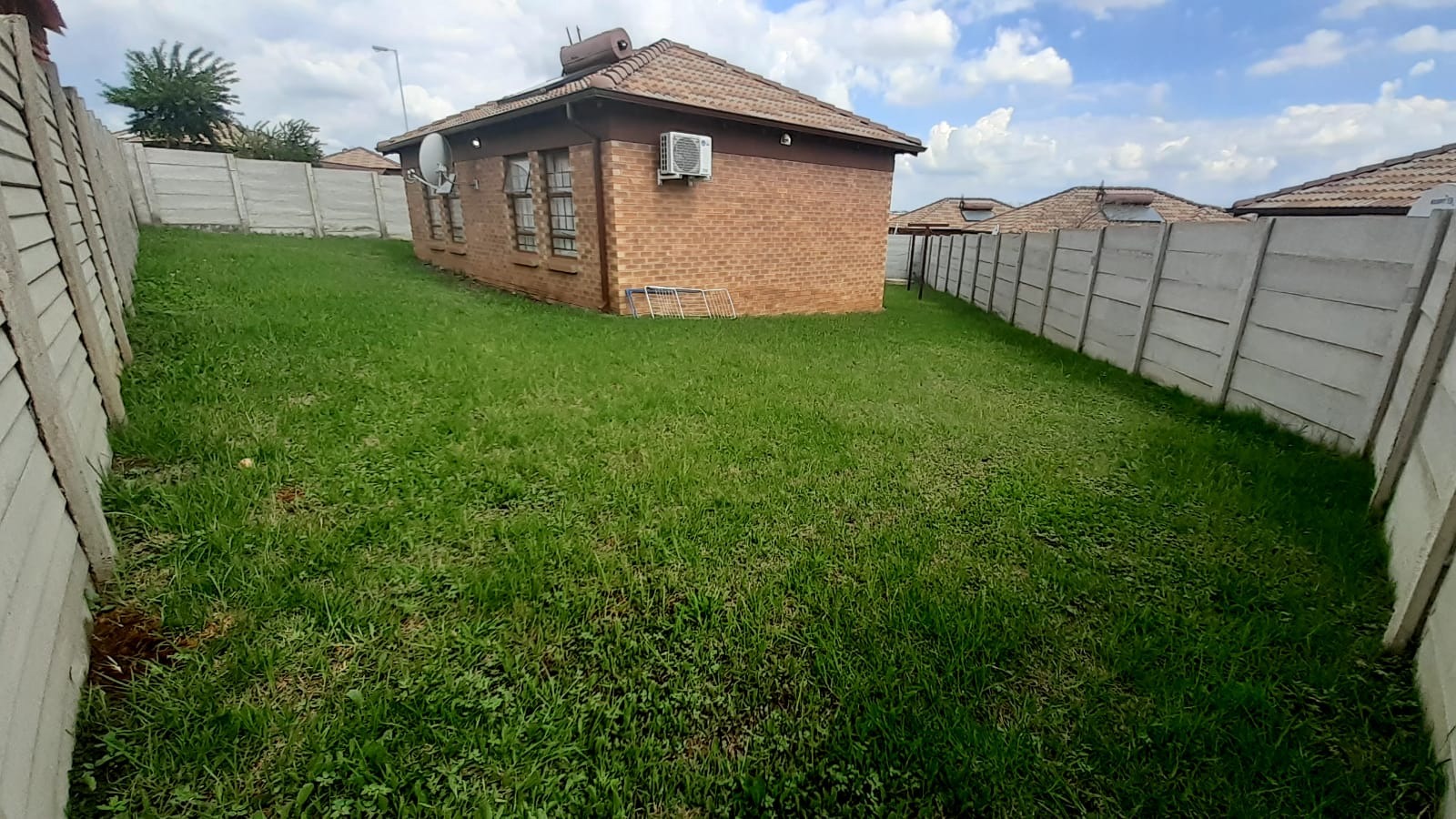 To Let 2 Bedroom Property for Rent in Thatch Hill Estate Gauteng