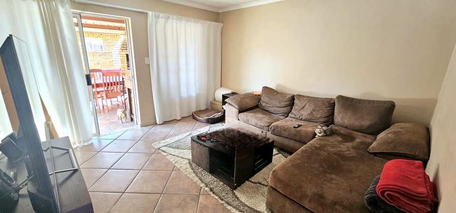 2 Bedroom Property for Sale in Eldoraigne Gauteng