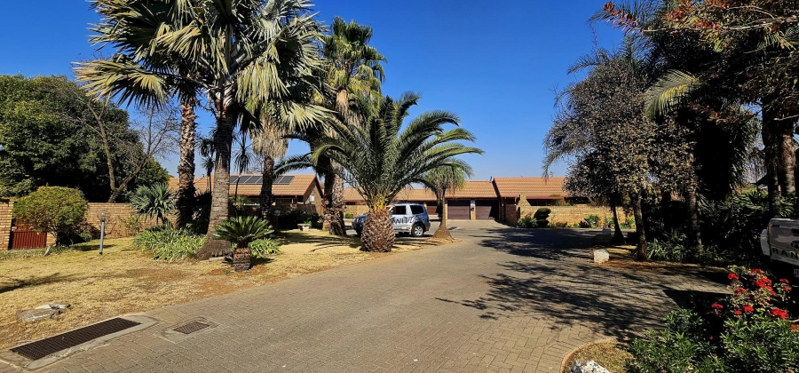 2 Bedroom Property for Sale in Eldoraigne Gauteng