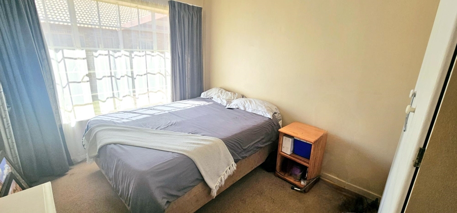 2 Bedroom Property for Sale in Eldoraigne Gauteng