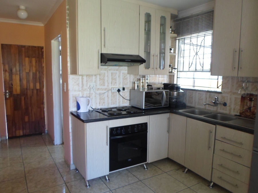 2 Bedroom Property for Sale in Fleurhof Gauteng