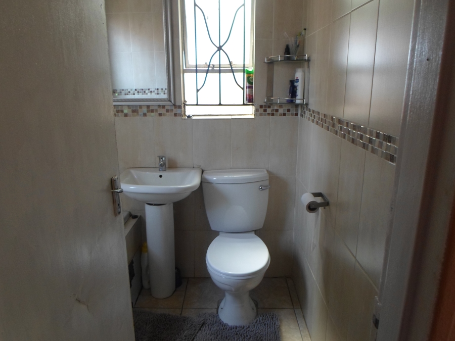 2 Bedroom Property for Sale in Fleurhof Gauteng