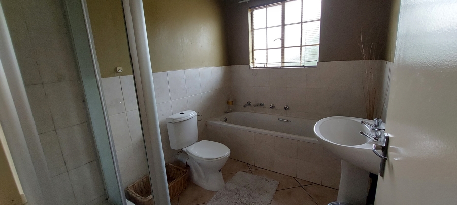 To Let 3 Bedroom Property for Rent in Elandspark Gauteng