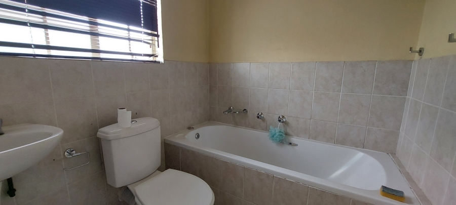 To Let 3 Bedroom Property for Rent in Elandspark Gauteng